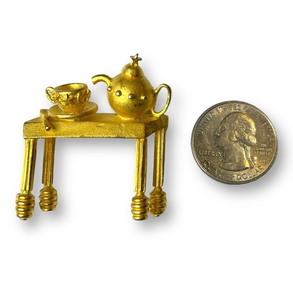 Vintage Leslie Block Gold Tone Brooch Pin Tea Set Table Whimsical Kitschy Signed - Picture 6 of 10